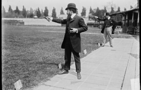 1. Bois_de_Boulogne_(i.e._Société_le_Pistolet)_,_tir_aux_pigeon,_île_Seguin,_M._(Gaston)_Vallée,_1er_(du_tir_au_pistolet_de_combat,_le_24_mai_1906)_-_btv1b53222099t